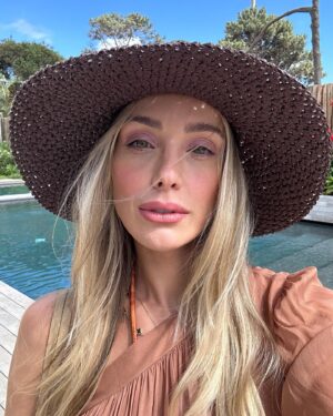 Monick Camargo Instagram - 🌊⛱️✨🥥👙☀️👨‍👩‍👧🍼💃🏼🍹🍓♥️❄️😂🐚