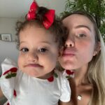 Monick Camargo Instagram - Sem dúvidas, SER MÃE, é a nossa MAIOR ENTREGA!!! É o maior significado de AMOR, DOAÇÃO, CANSAÇOxFELICIDADE, e de BENÇÃO de DEUS , materializada na terra. Toda honra e glória a Deus, por essa dádiva! ❤️Feliz dia das MÃES, pra todas mamães, e futura mamães! Em especial a minha!! Que o dia de vocês seja incrível!!!