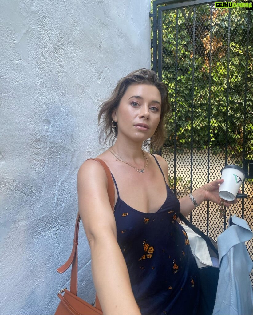 Monique Coleman Instagram - What a gift when @olesyarulin escapes her family life in the forest to spend 48 hrs in LA supporting our friends, doing hot yoga, and introducing me to beautiful earth and people friendly brands like @iliabeauty 🩵💫 Also, you know when people say “I’d give you the shirt off my back?!”Well, some people really do that….with @silklaundry dresses 😍 #lastslide #chosenfamily