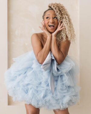 Monique Coleman Instagram - 🎂This is 43 🎂 

📸 @annamuradas 
👗 @charlesandron 
🙏🏾 @maisonpriveepr_la 
💄 @veronica_kole 

 #mightymo