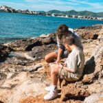 Monique Westenberg Instagram - Een paar foto’s van de afgelopen dagen, we hebben een hele leuke hike gedaan, de jongens hebben gevist en krabbetjes gezocht. We zijn even langs Parco geweest en daar met Dax gekroeld en natuurlijk veel gegeten.