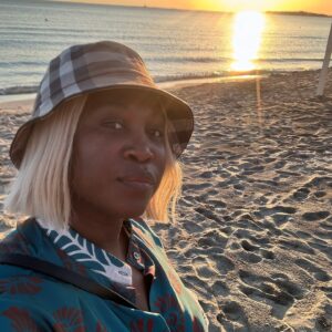 Motsi Mabuse Instagram - Favorite time of the year ❤️❤️❤️❤️❤️🙏🏾🙏🏾🙏🏾🥰 ps Die Welt hat viele wunderschöne Orte zu bieten 😵‍💫😵‍💫🙄🙄. #TravelGoals #Wanderlust #HolidayVibes #VacationMode #ExploreTheWorld #TravelInspiration #AdventureAwaits #BeautifulDestinations #TravelAddict #DreamDestinations