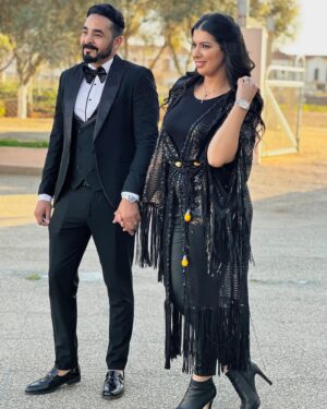 Mounia Lamkimel Instagram - Partners 🖤✔️
@naamanadil 
@rachid.asry 
@mostapha_smihri 
Tenue :l’adorable @zor.creations 
Maquillage et coiffure : le talentueux @halim_barakat_official 

#couple #couples #couplelove #black #blacklove #husbandandwife #ihavethebesthusband #mounialamkimel #mounia_lamkimel #adilnaaman #adil_naaman #machy #machymachy #newbalance #newlook #actor #actress #actresses