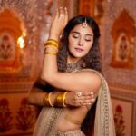 Mukti Mohan Instagram - 🪔 Management @premavshetty @_shraddhabobade_ Photography @souravsharmaofficial Outfit by @vaishaliagarwal_ Stylist @shrushti_216