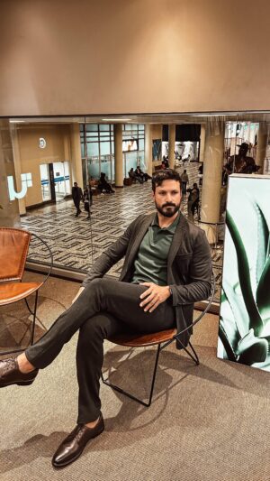 Murilo Cezar Instagram - um pouco da experiência da escolha de um look na | @vilaromanaoficial pelo olhar do meu amigo @jeff_soup.soap.oficial