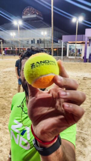 Murilo Cezar Instagram - assim começamos a temporada com a @zandbeachtennis | modelo do @antomiramos BRUXO.

você que está pela Riviera não deixe de ir no novo @beachtennisclubriviera 

#beachtennis