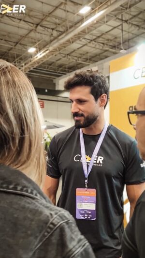 Murilo Cezar Instagram - Nesse ano de muitas descobertas e aprendizados do mercado imobiliário, tive a oportunidade de conhecer a @celerporsquad | A tecnologia somada ao olhar refinado de uma equipe de arquitetos e designers resultam num novo conceito para o mercado secundário (imóveis de revenda). Convido vocês a conhecerem essa ferramenta e desfrutar das possibilidades que esse projeto pioneiro traz para o setor! Realmente incrível! #celerporsquad