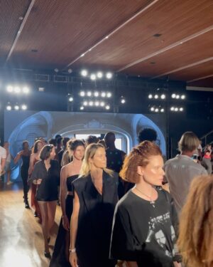 Murilo Cezar Instagram - dia de #tbt vamos de backstage do último desfile do São Paulo Fashion Week por @linovillaventura