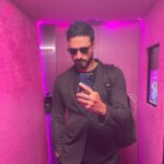 Murilo Cezar Instagram - São Paulo: Dias corridos, eventos, reuniões e sem tempo a perder. Por isso a moradia oficial do @murilo_cz é a @housioficial com o conceito Smart Living, moradia inteligente e conectada a diversos serviços que facilitam o dia a dia. 🤍 E é óbvio que ele também trouxe uma dica imperdível para você que quer investir em empreendimentos com todos os serviços de gestão da Housi inclusos! E o melhor: locação até 12 meses garantidas para o investidor! Acesse: housi.com #Housi #SmartLiving