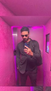 Murilo Cezar Instagram - São Paulo: Dias corridos, eventos, reuniões e sem tempo a perder. Por isso a moradia oficial do @murilo_cz é a @housioficial com o conceito Smart Living, moradia inteligente e conectada a diversos serviços que facilitam o dia a dia. 🤍 E é óbvio que ele também trouxe uma dica imperdível para você que quer investir em empreendimentos com todos os serviços de gestão da Housi inclusos! E o melhor: locação até 12 meses garantidas para o investidor! Acesse: housi.com #Housi #SmartLiving