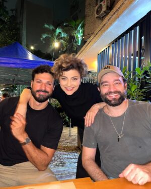 Murilo Cezar Instagram - Feliz dia das Mulheres 🌻

Aproveito esse dia para divulgar o espetáculo lindo, de uma mulher incrível, chamado: “Antes que seja tarde”
Trazendo em pauta a reflexão sobre o tempo com nossos Pais.

Todas as informações no perfil @antesquesejatarde.teatro 

Estará em cartaz no Teatro Vannucci aqui no Rio. 

Vão ao Teatro! Beijos e lindo fds