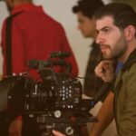 Mustafa Al abd ullaah Instagram - أياد راضي من الاشخاص الذين يؤمنون بأن القمم كثيرة ، فهو لم ينافس أحدًا على قمته ، صنع لنفسهِ وبلدهِ قمة انبثقت منها أعمالهِ التي تحمل في ثناياها نور الحُب والوعي والرحمة كمامات وطن مدرسة معطاءة زاخزة بالمواعظ والحكم ، حيث نخرج بعد كل حلقة من حلقاتهِ بوعي أعلى ورؤية أوسع وفكر إنساني سليم ورحيم شكرًا لك من القلب أيها الشّهم الكريم والشكر موصول للمؤلف وشكراً للمبدع والراقي المخرج سامر حكمت والمصور الجميل مصطفى حكمت وجميع طاقم العمل. #دمتم_لنا @mustafahikmat89 @samer7kmat @ayadradhi
