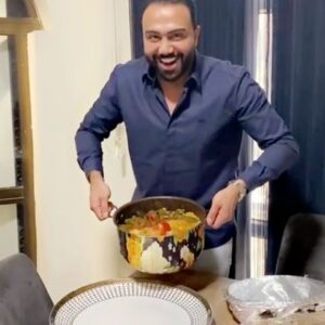 Mustafa Al abd ullaah Instagram - اول تجربة الي بالدولمة 🤣 @chef.shaheen  @cznburak  afiyet olsun