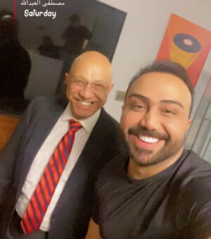 Mustafa Al abd ullaah Instagram - شرفني ونورني اليوم في مقر عملي تاج راسي واغاتي السيد الوالد حفظه الله ورعاه وأطال الله في عمره