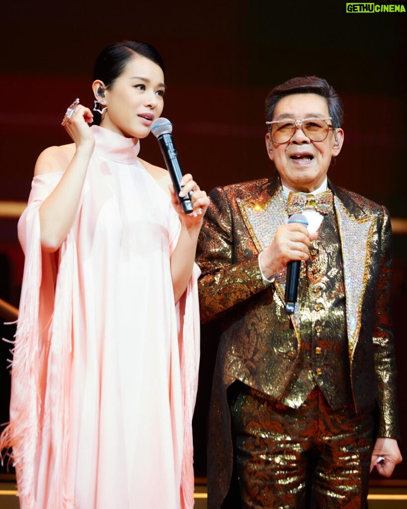 Myolie Wu Instagram - 最可愛的前輩修哥胡楓，很榮幸可以成為您92歲演唱會的嘉賓，必須向您學習，謝謝您成為我們的榜樣！ 👨🏻❤️🕺🏼 #胡楓 #前輩