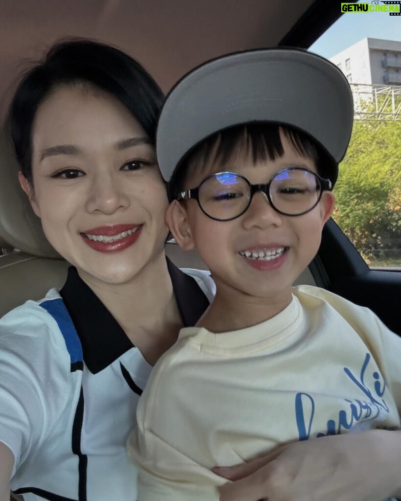 Myolie Wu Instagram - Happy Mother’s Day to me 😁❤️😘🧒🏻🧒🏻🧒🏻 @hakkaphil #brendanyiktinglee #ryanyiklamlee #liamyikwanglee