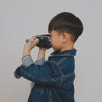 Myolie Wu Instagram - 第一次和Brendan 一起正式拍廣告，有很特別的感受，這次是母親節的主題，覺得特別窩心，加上今次品牌為我們打造了型格的造型，第一次見到Brendan 擺出很有型的pose, 做媽媽的我覺得很搞笑也很感嘆，我的大兒子是個小大人了。 這次和陪著我們成長的品牌周大福合作也覺得十分榮幸和驚喜，金飾設計一直都給人很傳統的感覺，但我很喜歡這次的Rouge collection, 由品牌標誌性的「福」字，轉化為具現代感的設計，日常配搭時尚的衣服更顯品味，令我愛不釋手。 母親節快到了，相信每一位母親收到自己兒女送的禮物都一定會很開心，如送上一份保值的禮物，媽媽一定更喜上眉梢，在此預祝天下所有母親，健康平安快樂！ PS. 視頻裡的詩也是Brendan自己念的，一take 過，媽媽表示老懷安慰🥹❤️ #brendanyiktinglee @chowtaifookjewellery #ChowTaiFook #CTF95 #CraftingMemoriesCreatingLegacies #CTFRouge #周大福 #周大福傳福系列 #CTFFestive #FamilyLoveAndBlessing #MothersDay