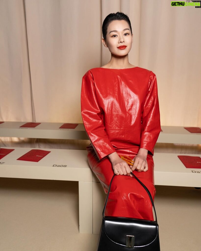 Myolie Wu Instagram - The show made us felt like we were in Switzerland, so dreamy and wild, loved the ding dong bells on the outfits ❤️🛎️ @bally @simonebellotti #bally