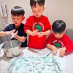 Myolie Wu Instagram - 年三十晚，一齊整湯圓，有人整咗一粒全世界最細嘅～～～😂㊗️❤️🧧🙏 祝大家龍年行大運，身體健康萬事如意💪🏻😁 @hakkaphil #brendanyiktinglee #ryanyiklamlee #liamyikwanglee #湯圓