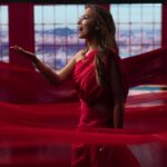 Myriam Hernández Instagram - Y hoy me siento “Como el Aire” ❤️ Les quiero mostrar parte del backstage de la grabación de mi último video clip, que ya está disponible en mi canal de YouTube ❤️ ¿Qué les pareció? 📸 @fernando.fotografias