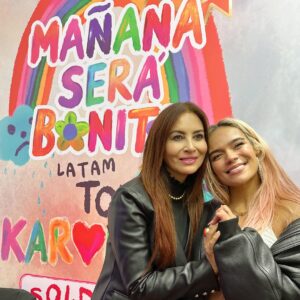 Myriam Hernández Instagram - 🩷🌈🌸☺️ @karolg

#mañanaserabonito #karolg
