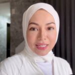 Nad Zainal Instagram - Laaah mak mak kalau tak makan lagi memang cepat sentap Kesian Yem.. thank you Yem… betullah dah ada JAMU SEERI, buat apa nak suruh dia urut lagi, betul jugak kan? @nurrifa.hq #JamuSEERI #nadzainal #Jamu