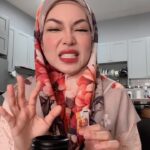 Nad Zainal Instagram - Siapa nak VIT C NURRIFA mampu menghilangkan jerawat mencerahkan kulit tingkatkan imunisasi badan , esp kanak kanak komen NAK di bawah & tag 3 sahabat anda @nurrifa.hq