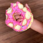 Nad Zainal Instagram - tengah urut dada tengok dia makan donut 😟 bahagian atas je dia gigit ya