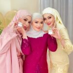 Nad Zainal Instagram - Alhamdulillah rezeki dapat jadi wajah lens Raya @faboulooks_hq dengan @adira.suhaimi kita sekarang tidur awal… almaklum.. jadi model mata.. mata tak boleh sembab sis… lagi 45 saat lepas post ni nak tidur dah @faboulooks_hq thank you boss @faboulooks_hq @myramegan kongsi rezeki raya ♥️