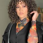 Nada Moussa Instagram – كل سنه وكل الناس طيبين ومبسوطين وفرحانين ….🌿🧡🇵🇸

Styling : @omnialy 
Makeup : @monaesmailmakeup 
Hair : @thecurlystudio