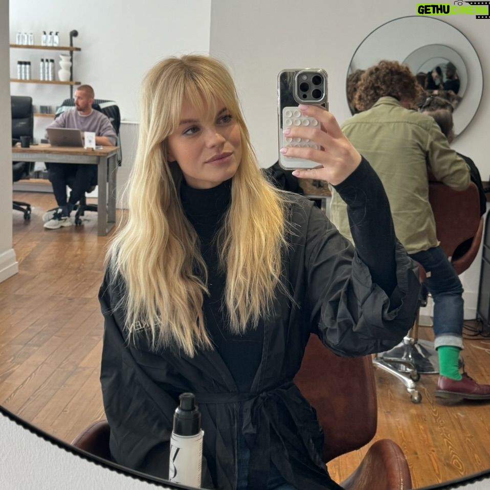 Nadine Leopold Instagram - It’s a vibe 💇🏼‍♀️