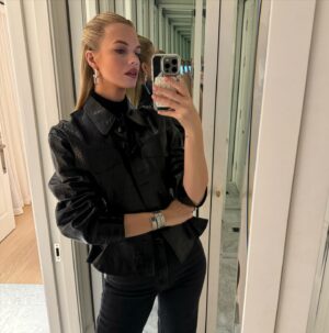 Nadine Leopold Instagram - Mirror check 🪞
