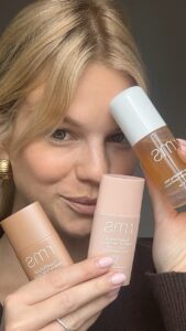 Nadine Leopold Instagram - Little natural make up routine with @rmsbeauty 💗 #beauty #makeup #grwm