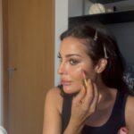 Nadine Njeim Instagram - A flawless make-up look using Nadine Njeim beauty @nadine.njeim.beauty 1. Hydrate and illuminate my skin with the glow satin illuminator 2. I blended concealer over imperfections using a brush or beauty blender 3. Applied a cream contouring stick to my face and blended it with a beauty blender to add definition 4. I applied two dots of the Allure velvet blush in shade ANGEL and blended it out with my brush. Due to the amount of pigment, I had to remove excess product from the applicator.🤪 5.To finish my look, I applied lipliner and one dot of Allure velvet glow on the lips. 👄 #beauty #beautyproducts #glow #skin #beautytips #nadinenjeimbeauty #unveilyourbeauty #nnnbeauty #nadinenassibnjeim What color blush did I use?