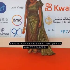 Nahed El Sebai Instagram - From the opening of the 44th edition of cairo international film it was an amazing night ✨⭐️🌟
Thank you for making me feel like a queen 
U r the best team ever

Stylist: @styledbyaseifelnasr
Makeup: @wedyanmohy
Hairstylist: @nagla_mn2000 @alsagheersalons 
Dress: @fouadsarkisofficial 
Clutch: @okhtein
Jewelry: @marcriadjewelry and @vintagelanejewerly  video @soularabiaofficial #ciff
#cairointernatinalfilmfestival
#cairofilm