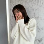 Nako Yabuki Instagram - エクステつけてたのもあって、すぐ癖が出たり、髪の毛が広がったりするのが悩みだったけど、 韓国発祥のウォータートリートメントがエッセンシャルから出ていて 使ってみたらすごくサラサラになってドライヤー後から全然違う！🫧 しかも速乾効果がすごいので急いでる時も助かる✨ 私はナチュラルモイストタイプがお気に入り♡ #PR #エッセンシャル #ウォータートリートメント #マーメイド髪水 #ヘアケア #トリートメント #水トリートメント #ヘアオイル