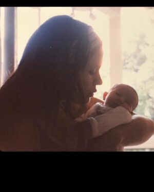Nancy Dupláa Instagram - 20✨ mi clásico tortero 
  Mi momento de felicidad extrema y la hija mas hermosa y buena del planeta❤️ 

Feliz cumple mi amor 
@more.echarri