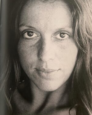 Nancy Dupláa Instagram - Haciendo limpieza encontré este maravilloso libro del fotógrafo Oscar Balducci y en él los rostros de nuestras hermosas y talentosas actrices argentinas….

De locos!

Me dio ganas de compartirlo❤️

1-Mirta Busnelli @mirtabusnelli 
2-Claudia Lapacó
3-Leonor Manso @manso.leonor 
4-Gabriela Acher @achergabriela 
5-Cecilia Rosetto 
6-Alicia Zanka
7-Marilina 
8-Cristina Banegas
9-Norma Aleandro 
10-Solita @soledad_solita_silveyra 

#Diosas❤️