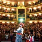 Nany People Instagram - Obrigada São Luís do Maranhão!!! A noite inesquecível de “Como Salvar um Casamento” no segundo teatro mais antigo do Brasil, o Teatro Arthur Azevedo ficou pra história! O público foi às gargalhadas e, cá entre nós, tenho certeza que se identificou bastante com as histórias do espetáculo. Obrigada por tanto, São Luís do Maranhão. Obrigada, @tabladoproducoes. Em breve tem mais Nany People no Maranhão! 🩷💍 📹 @foca.pro @tabladoproducoes @teatroarthurazevedooficial @lukascordeiro_ @mg8cultural