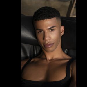 Naomi Smalls Instagram - Smooth, sculpted, lightweight. The new @shiseido Synchro Skin Radiant Lifting foundation feels like you’re wearing nothing, and appears as if you’re digitally retouched IRL. Available @sephora #ShiseidoMakeup #LightThatLifts