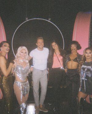 Naomi Smalls Instagram - Missing Vegas. RuPaul’s Drag Race: Vegas Revue 🌹 watch the season premiere THIS Friday 8/21 at 8/7c on @vh1 @rupaulsdragrace