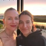 Naomi Watts Instagram - Backlight and front light when it's magic hour with @katefeeners 🌅 ☀️🏝️
