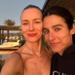 Naomi Watts Instagram - Backlight and front light when it's magic hour with @katefeeners 🌅 ☀️🏝️