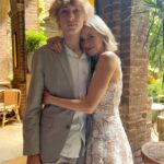 Naomi Watts Instagram - Happy 16th to my darling boy. I cannot believe how fast this happened?! Beyond proud of the young man you've become with the most wonderful spirit, fantastic sense of humor and kind, compassionate soul. So lucky i get to be your mum. Thank you for still letting me hold your hand sometimes. Even though i know you probably just forget to pull it away. You blow me away!! 🤦‍♀️Happy birthday to ❤️🎂🎉 @sashapeteschreiber