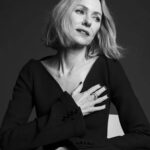 Naomi Watts Instagram - So delighted to be aging proudly in the industry and the @nytimes today! “It’s ridiculous, that notion that we should be all dried up and off to pasture by the time we’re 40,” Watts said. “Let’s bend and break and bulldoze those rules altogether, please.” @feudfx premieres TOMORROW January 31. 🦢