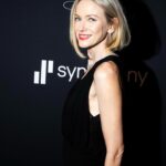 Naomi Watts Instagram - Girlfriends, diamonds and a haircut kicked off the weekend! 👯‍♀️💎💇‍♀️ Congrats @anitakojewelry on your @gemawards win!