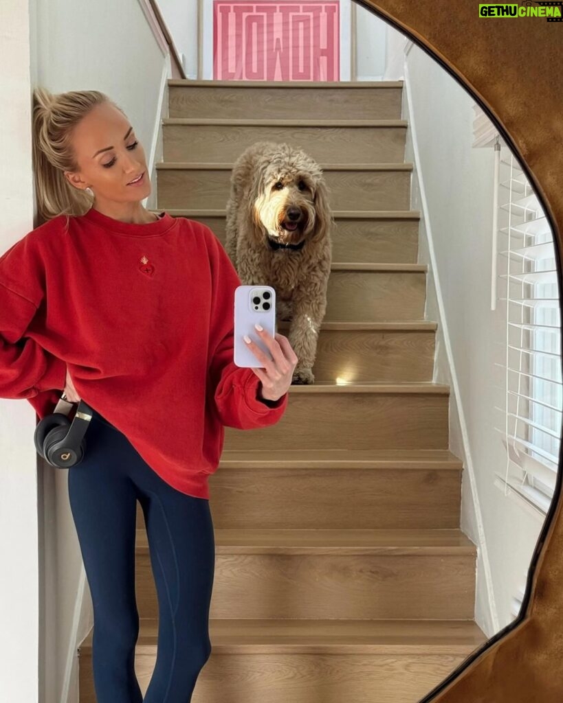 Nastia Liukin Instagram - Howdy from Harley 🤠 (and some of our little things moments of gratitude we wanted to share) We live in a world that at times can feel overwhelming to just simply “keep up” - keeping up the trends, keeping up with the content, keeping up with your workouts, etc. If you currently feel that way or have felt that way, you’re not alone! But I’m here to tell you to take a moment, pause, and be grateful for where you are, rather than feel behind or stuck in your constant efforts to simply “keep up”. Gratitude can sometimes be an afterthought - or perhaps even something that you think should only be felt or justified based upon something tangible - a new goal achieved, a deal received, an award won. But what if it wasn’t measured or felt by any of those things. What if instead, gratitude was actually felt around you every single day. What if it was as simple as being grateful for the things - little or big - that you might look past every single day?