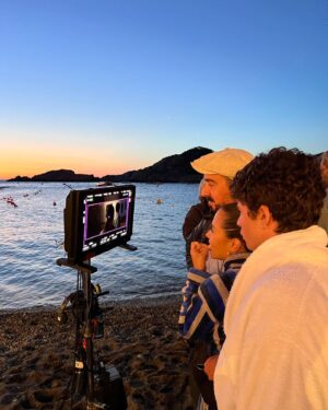 Natalia Azahara Instagram - Emocionados de lo que estábamos viendo 🤍
Muchas ganas de que veais todo ! :)
5:55 #Atravesdelmar @atdmvnetflix @netflixes