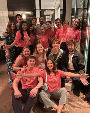 Natalia Azahara Instagram - @atdmvnetflix @netflixes 
!!!!!!☀️🌈🌊🫂💕
@antoinella 
@mariorubiio