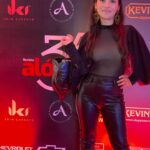 Natalia Reyes Instagram - Ayer la revista @alodigital celebró 35 años de vida ❤️ Treinta y cinco mujeres fuimos homenajeadas de paso y yo me siento absolutamente honrada de compartir este reconocimiento con ellas que son inspiración y guía. Felicitaciones a @sandrapaolareal por el periodismo profesional, respetuoso, informado, eres el pilar de rodo esto. Que sean mucho años más 💫 #RevistaAló35años #MujerAlóInspira • Yesterday @alodigital magazine celebrated 35 years of life ❤️ Thirty-five women were also celebrated and I feel absolutely honored to share this recognition with them who are inspiration and guide. Congratulations @sandrapaolareal for the professional, respectful, informed journalism, you are the pillar of all this. May there be many more years 🎂 #NataliaFromColombia #JuntasSomosMásFuertes
